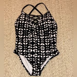Time and Tru Black and White One Piece Swimsuit